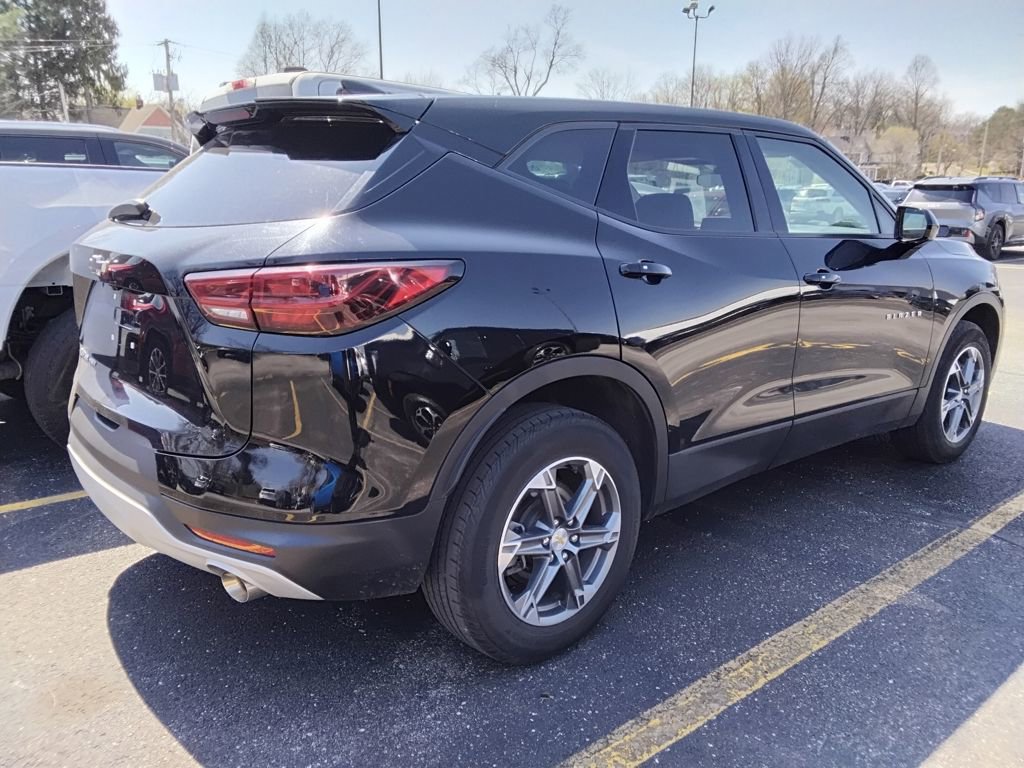 Used 2023 Chevrolet Blazer LT w/ Driver Confidence Package image 4