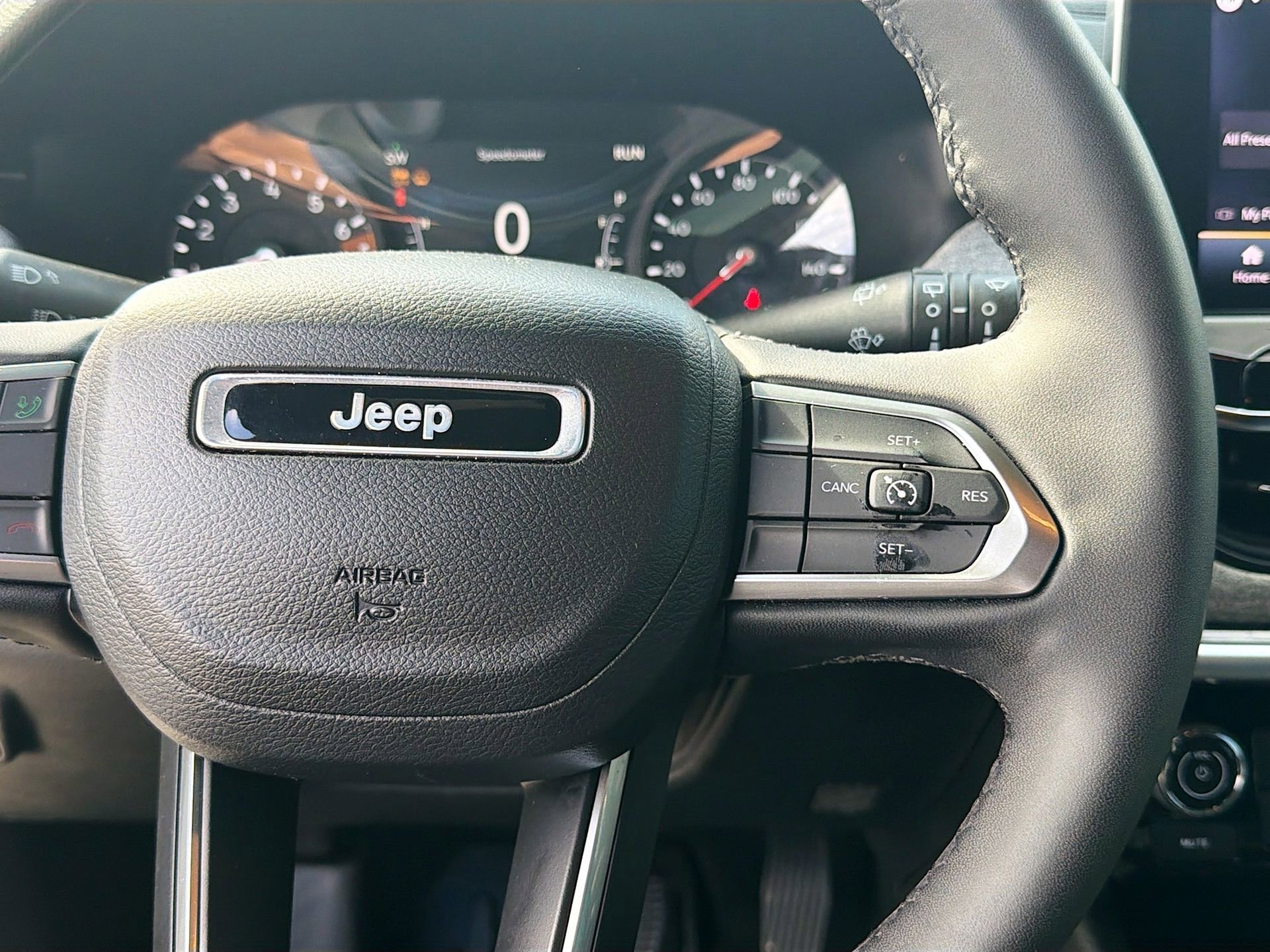 Used 2023 Jeep Compass Latitude image 34