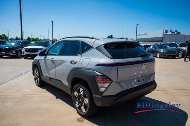 Used 2025 Hyundai Kona SEL AWD/4WD image 3