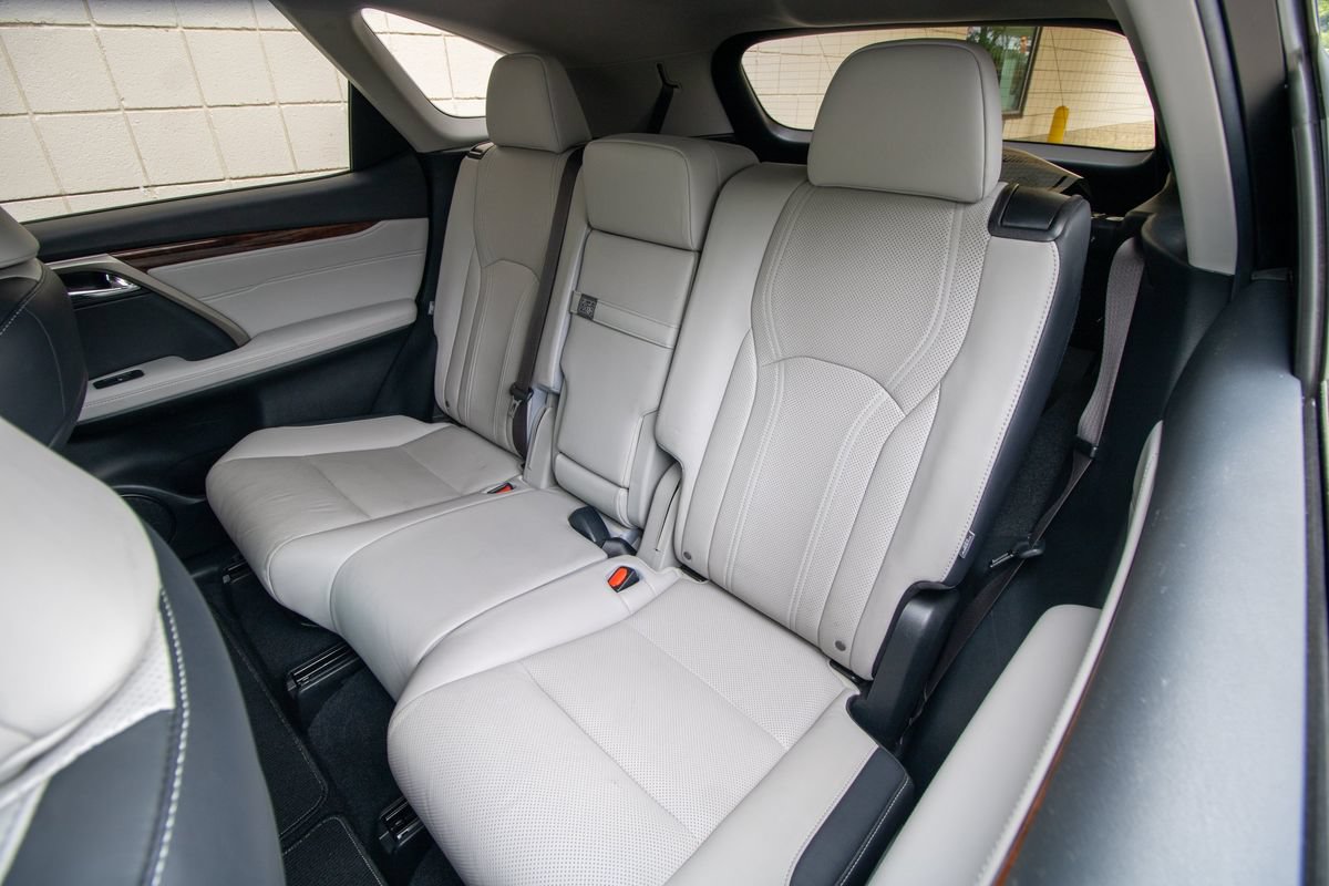 Used 2019 Lexus RX 350L FWD w/ Premium Package image 18