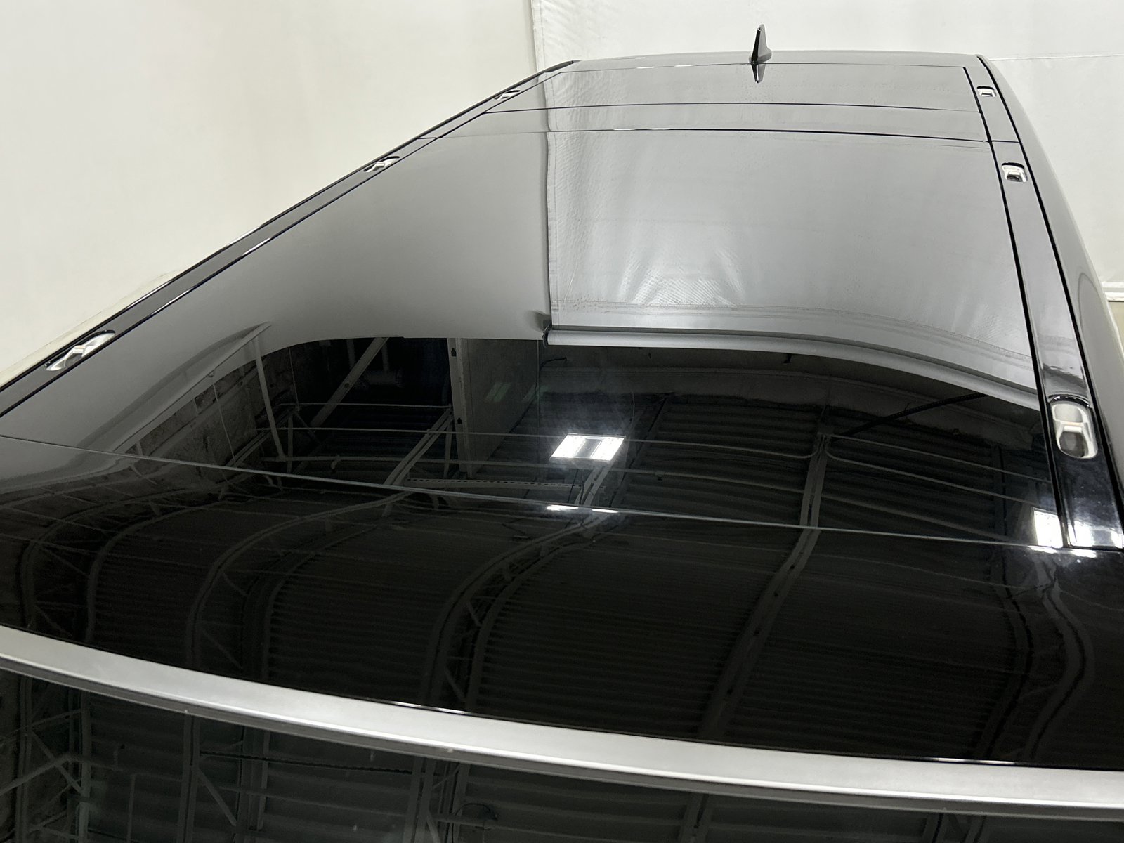 Used 2023 Rivian R1S Adventure image 13