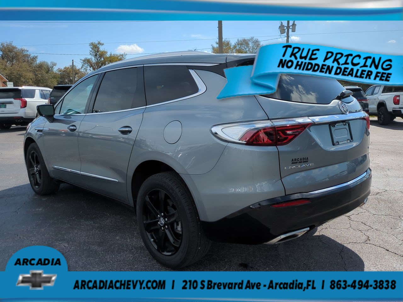 Used 2024 Buick Enclave Essence w/ Experience Buick Package FWD image 6