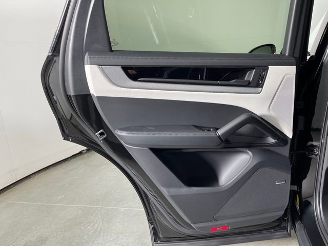 New 2026 Porsche Cayenne E-Hybrid Coupe image 31