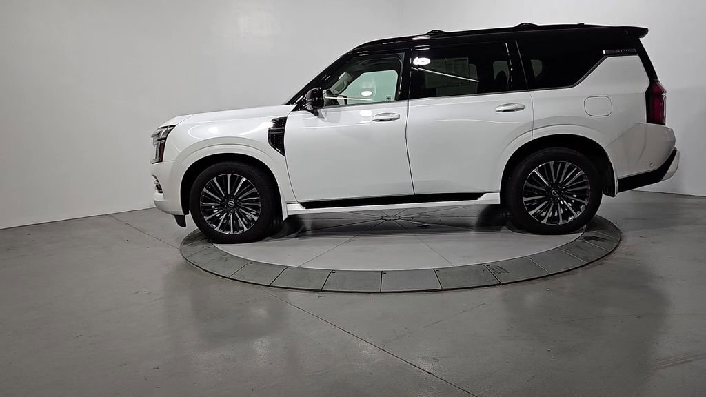 Certified 2025 Nissan Armada Platinum Reserve image 2