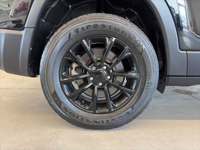 Certified 2023 Jeep Cherokee Altitude Lux image 9