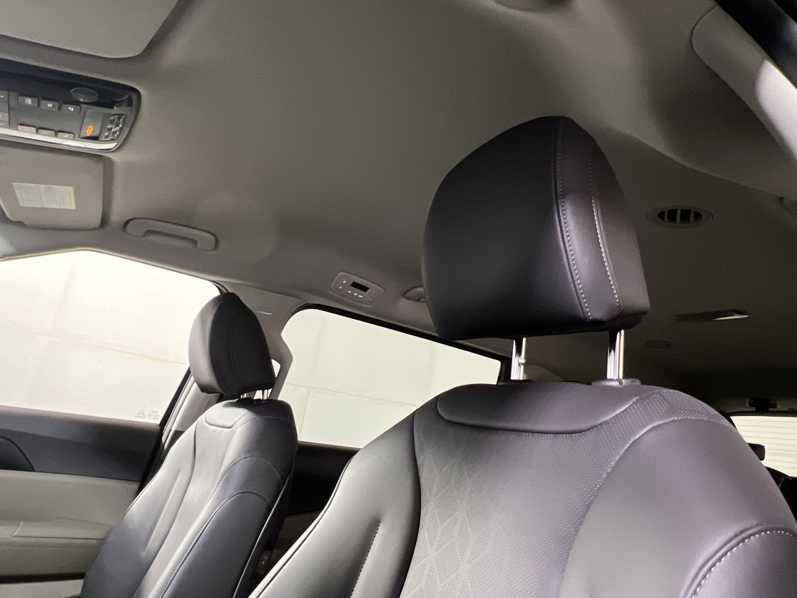 New 2026 Kia Carnival LXS image 22