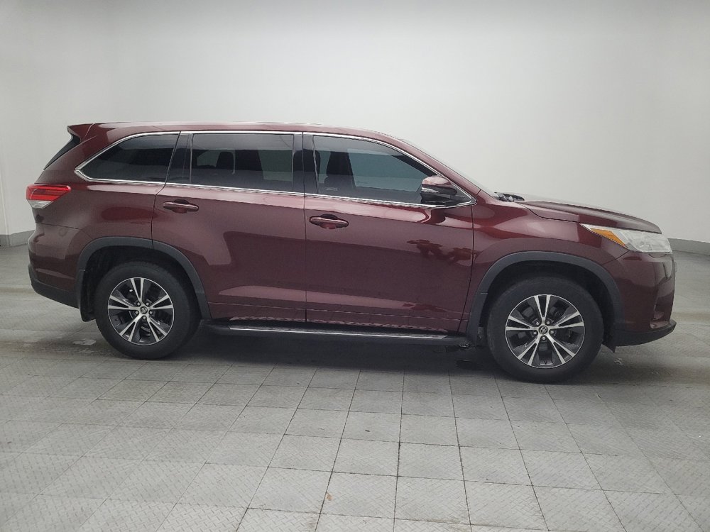 Used 2018 Toyota Highlander LE image 11