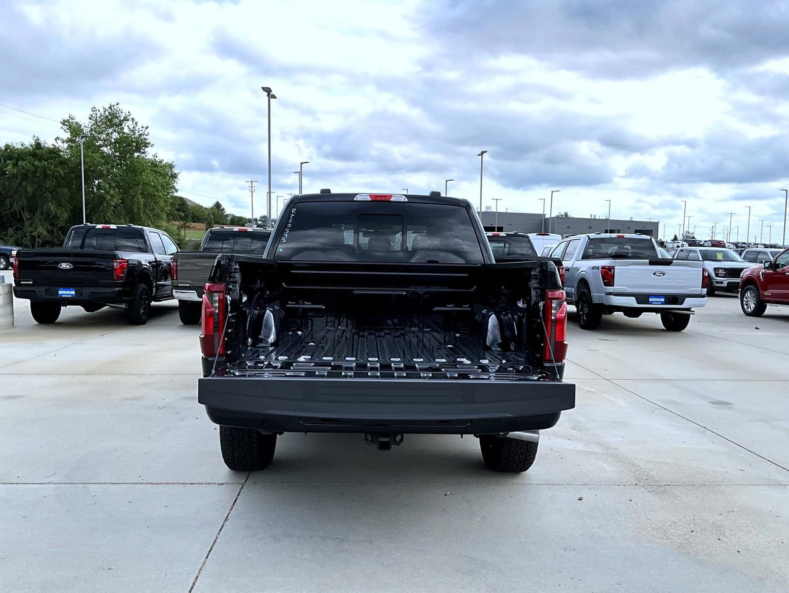 New 2025 Ford F150 XLT w/ Equipment Group 302A MID image 9