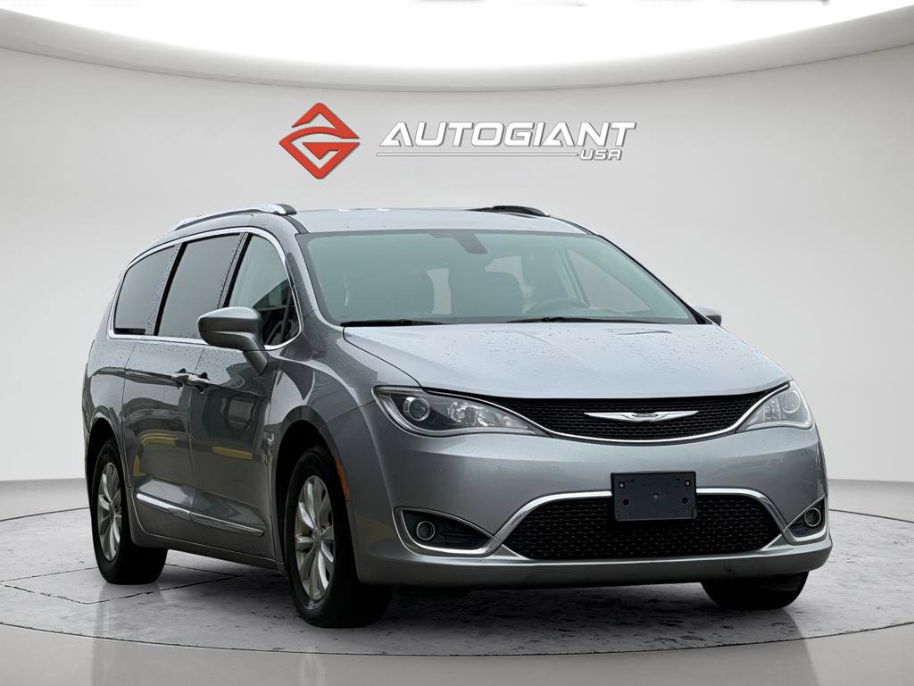 Used 2019 Chrysler Pacifica Touring-L FWD image 15