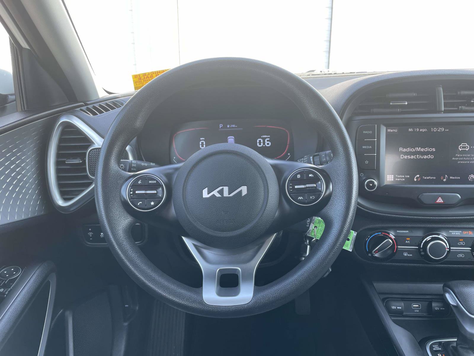 Used 2023 Kia Soul LX w/ LX Technology Package FWD image 11