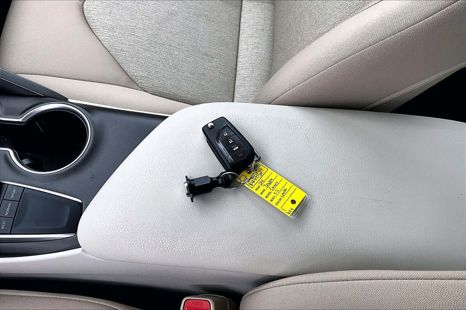 Used 2024 Toyota Camry LE FWD image 23