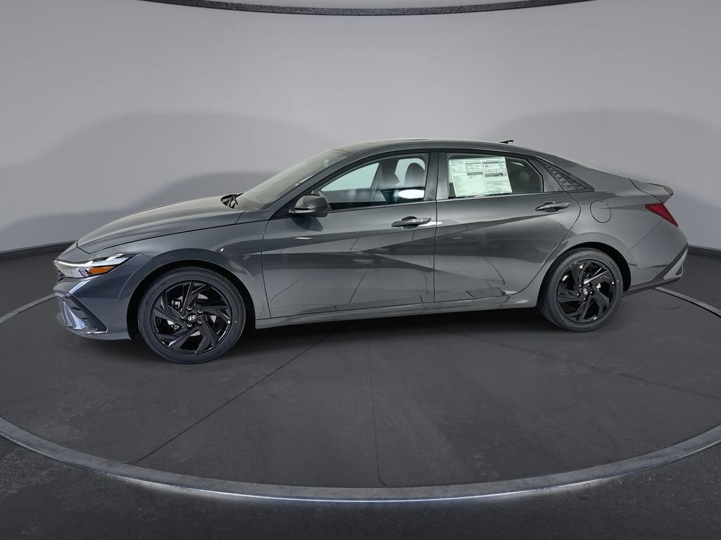 New 2026 Hyundai Elantra SEL Sport FWD image 5