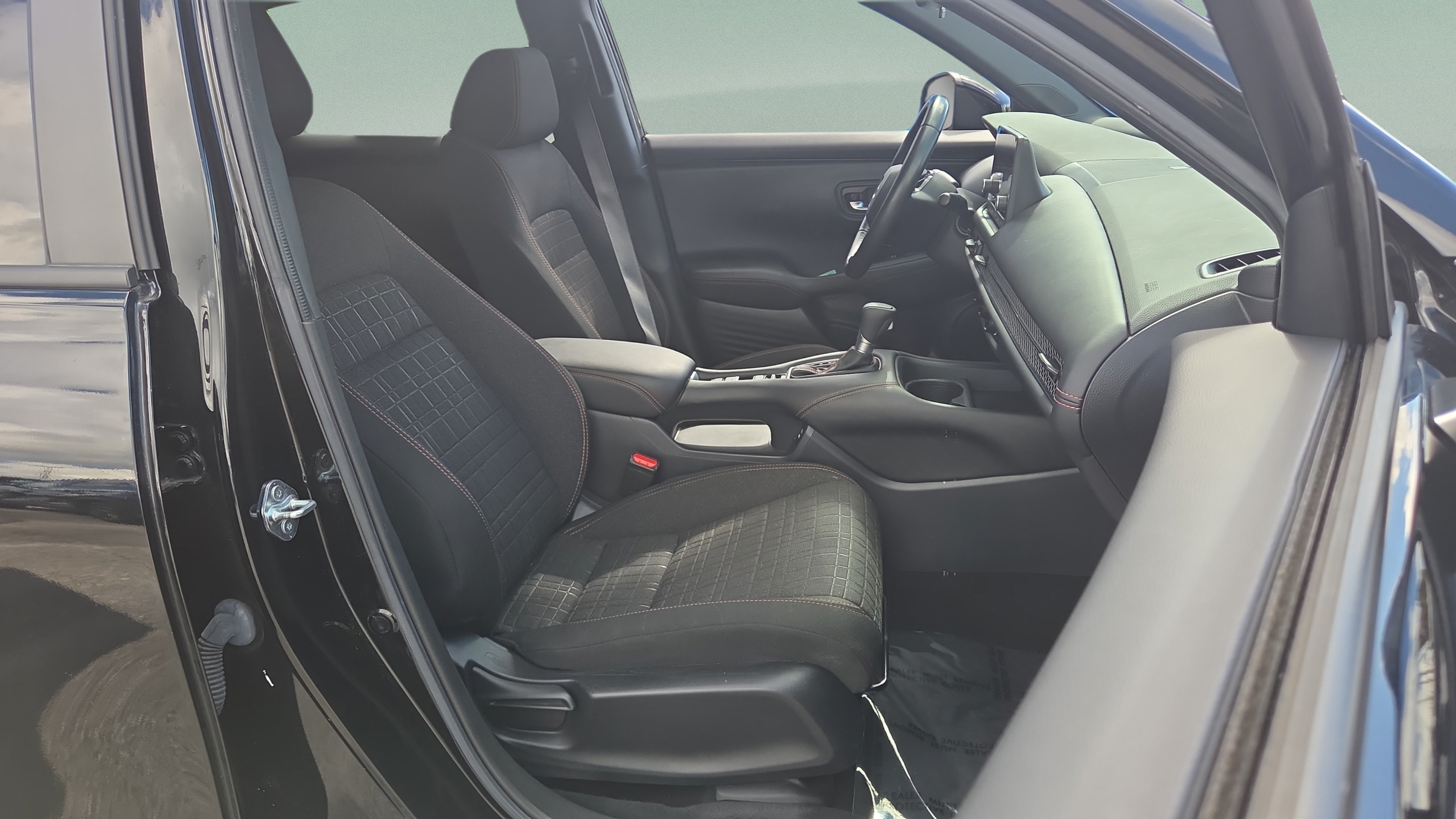 Used 2024 Honda HR-V Sport image 17
