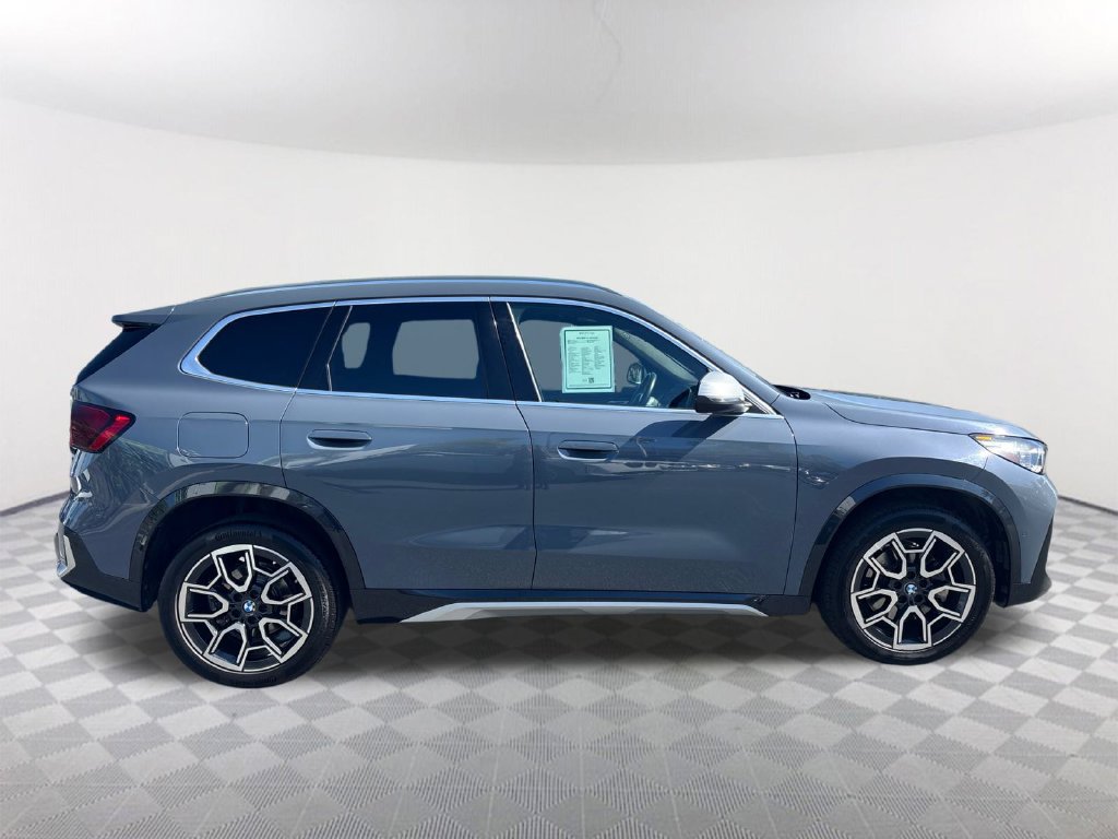 Used 2023 BMW X1 xDrive28i w/ Convenience Package AWD/4WD image 3