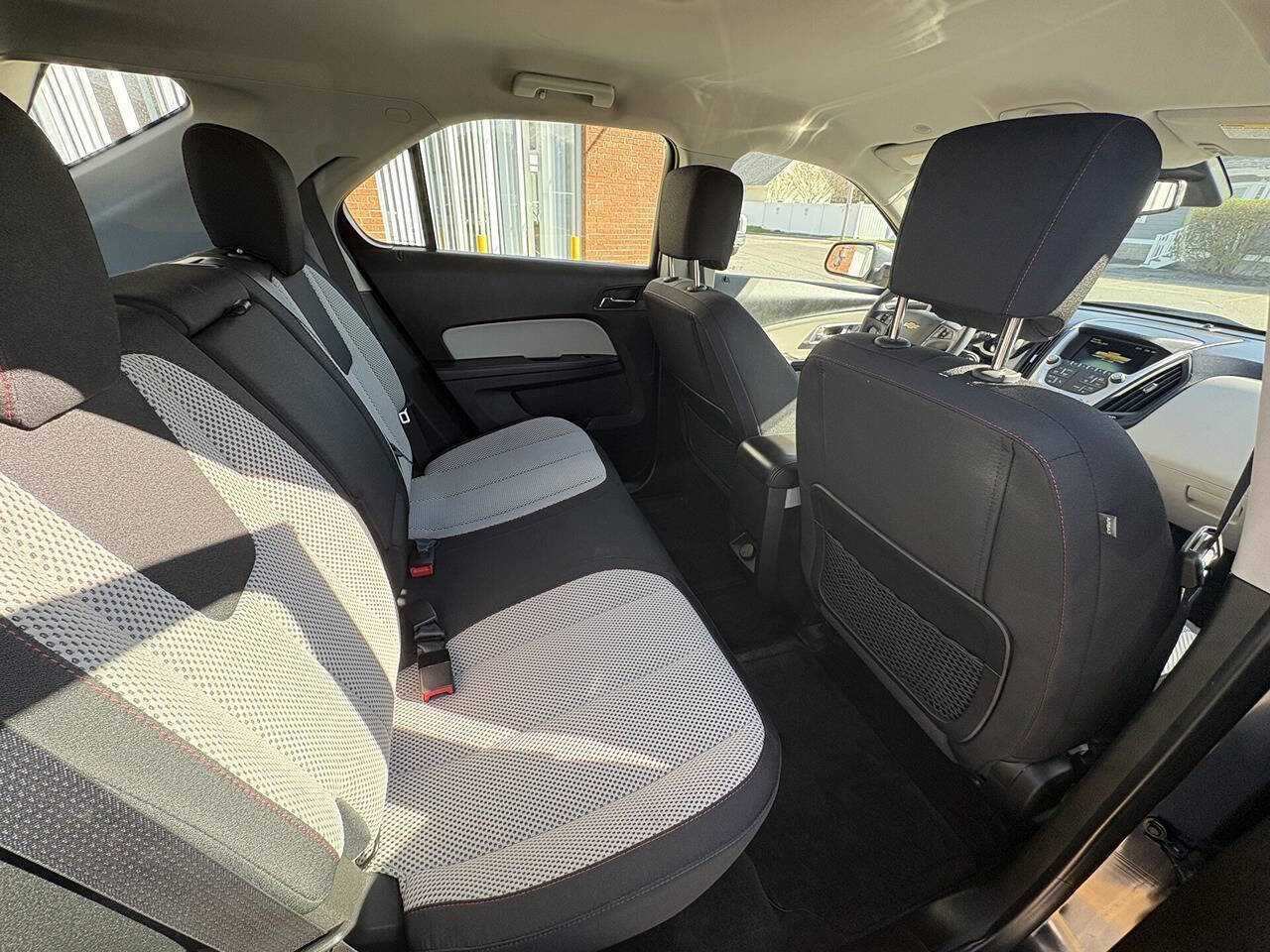 Used 2016 Chevrolet Equinox LS AWD/4WD image 16