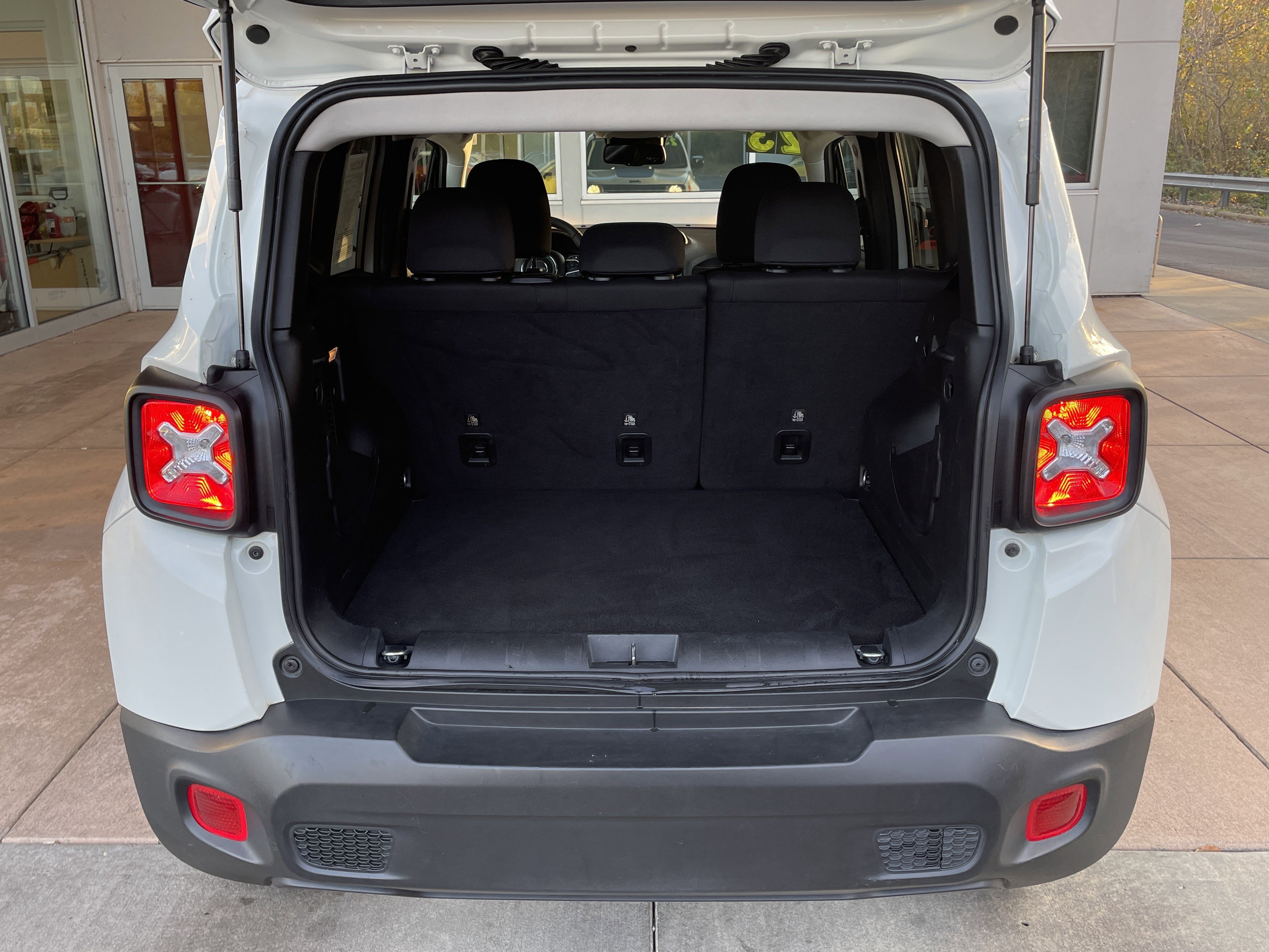 Used 2023 Jeep Renegade Trailhawk image 24