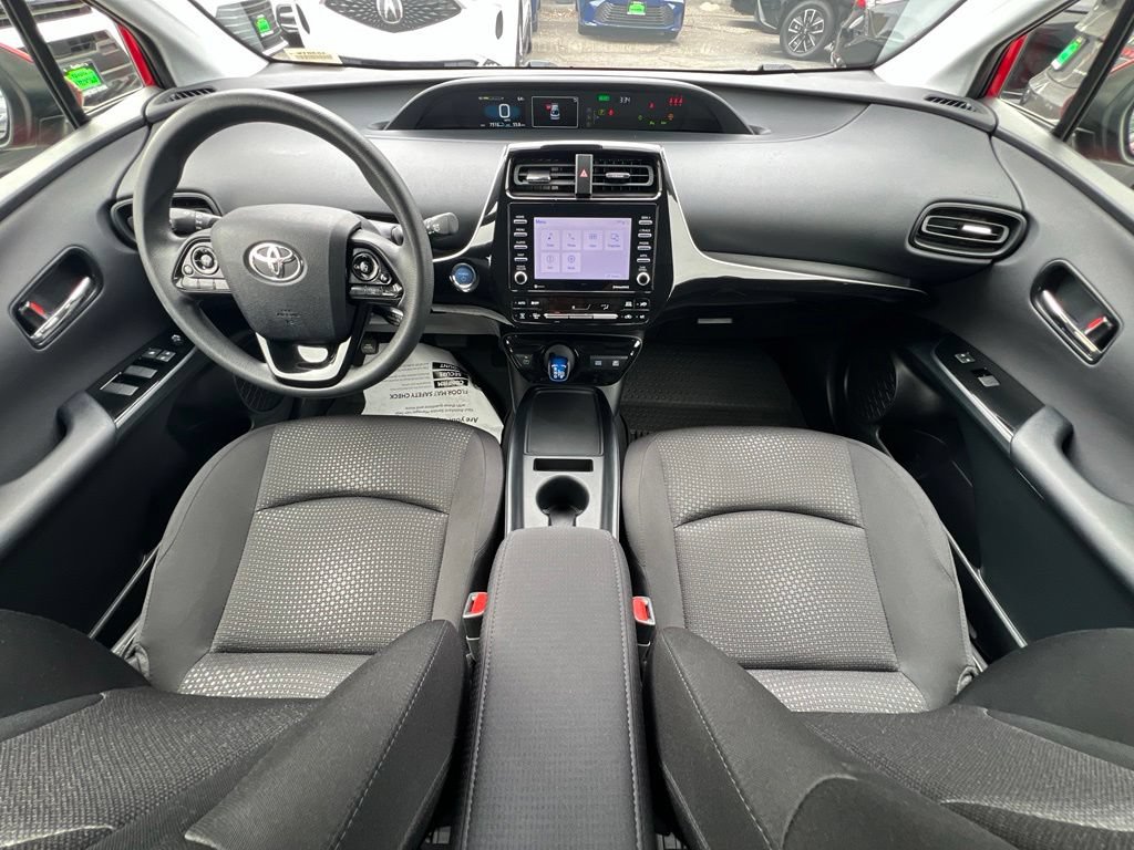 Certified 2022 Toyota Prius LE FWD image 23