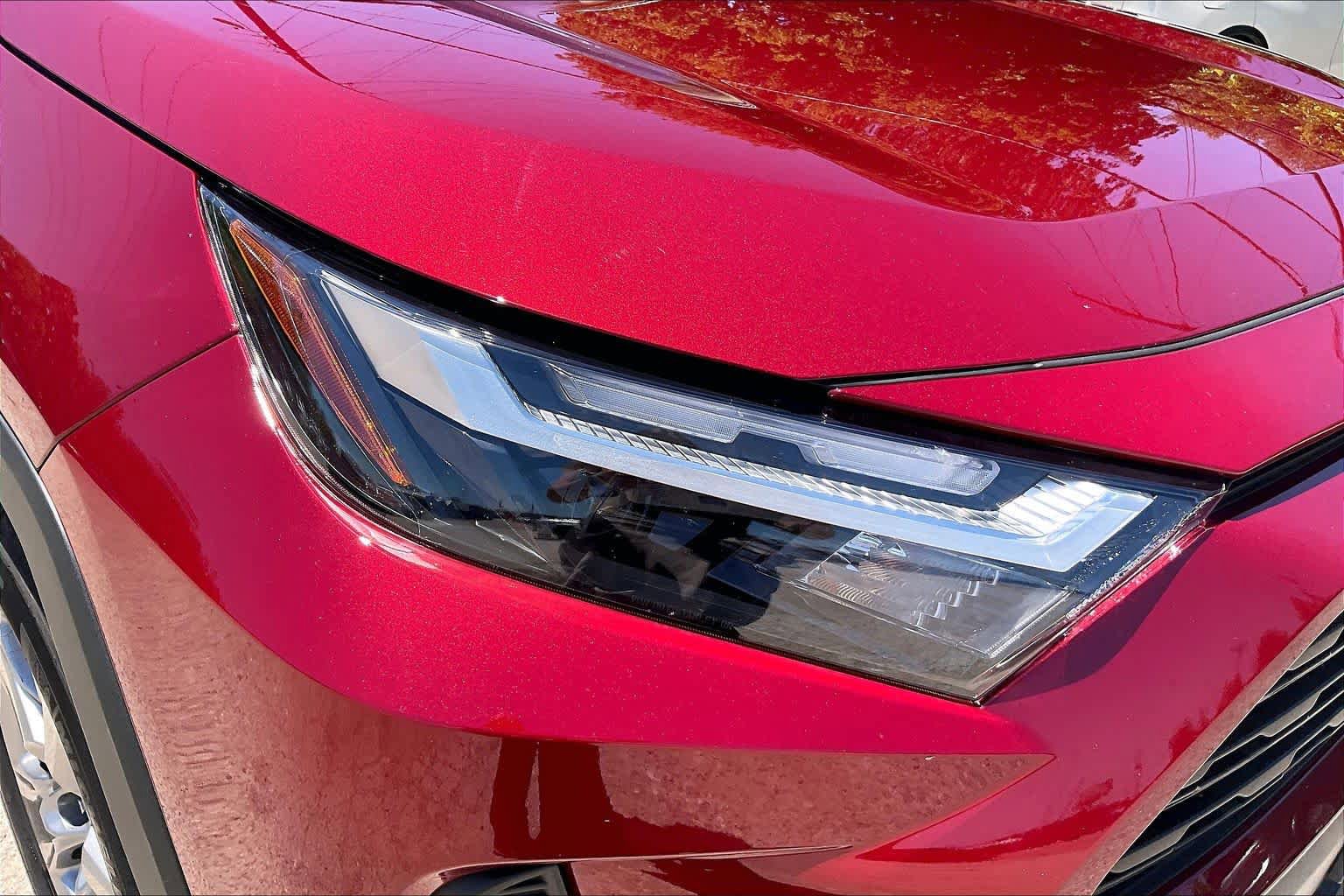 Used 2025 Toyota RAV4 XLE FWD image 27