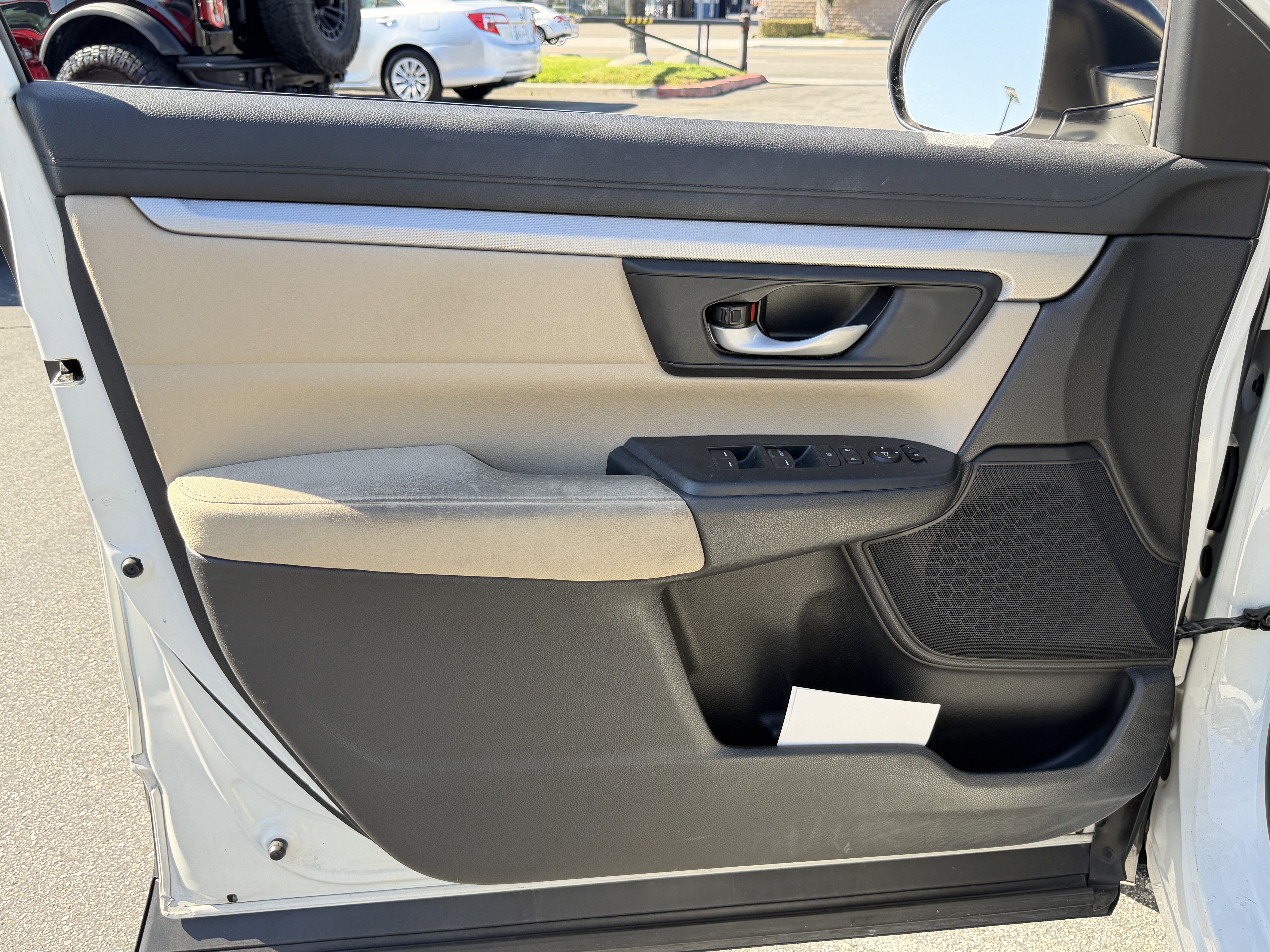 Used 2017 Honda CR-V LX image 10