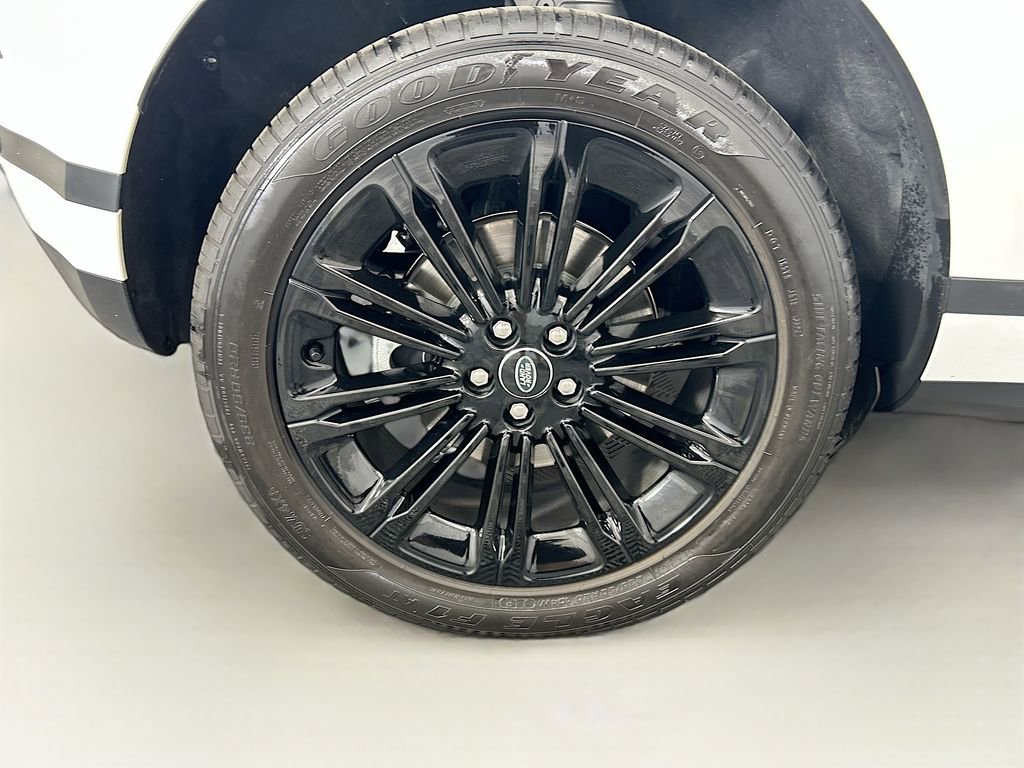 Certified 2025 Land Rover Range Rover Evoque S image 32