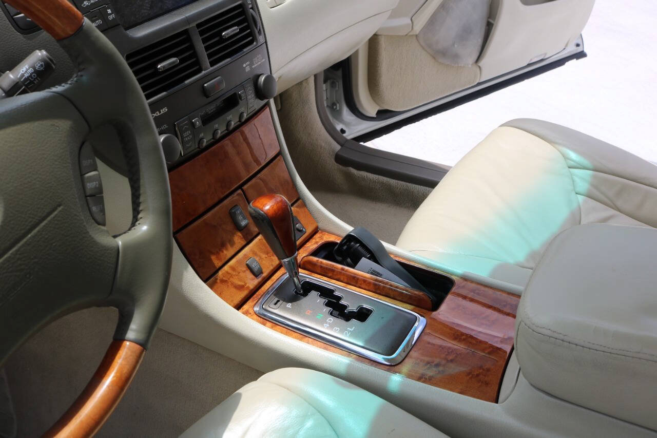 Used 2001 Lexus LS 430 RWD image 98