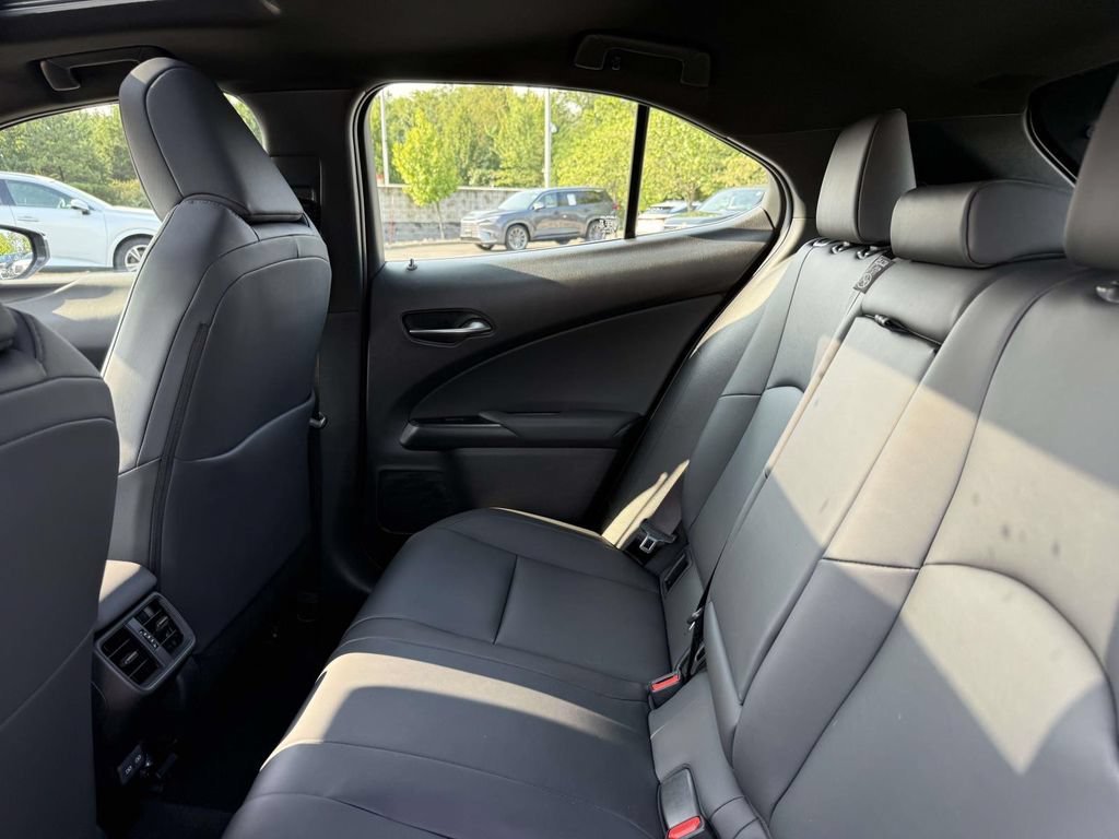 Used 2025 Lexus UX 300h AWD w/ Accessory Package (Z1) image 18