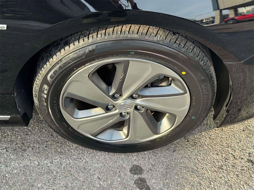 Used 2016 Hyundai Sonata Limited w/ Option Group 02 image 9