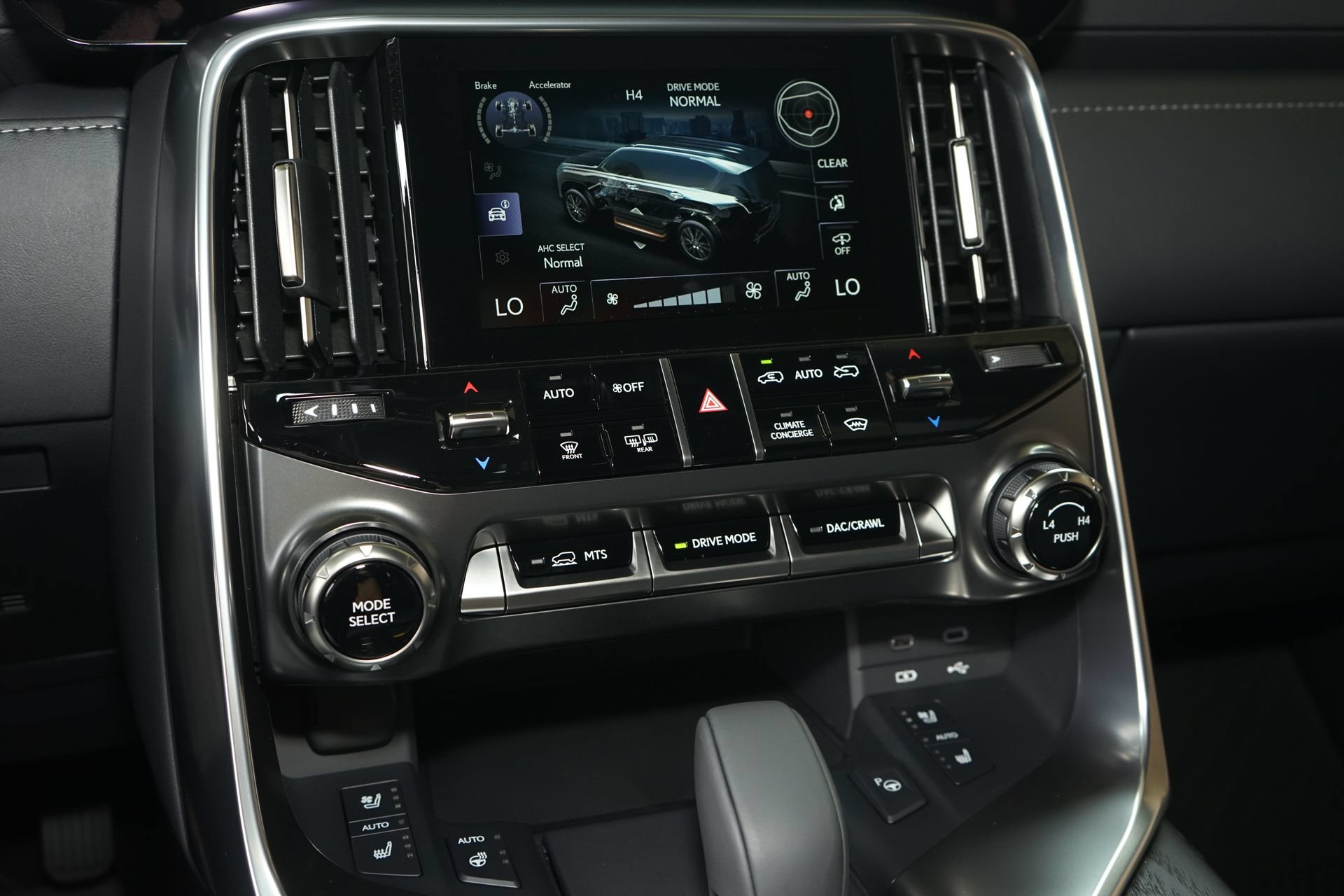 Used 2026 Lexus LX 700h Luxury AWD/4WD image 18