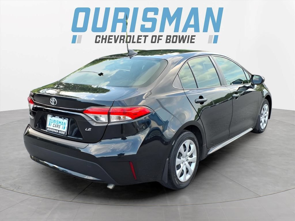 Used 2022 Toyota Corolla LE FWD image 3