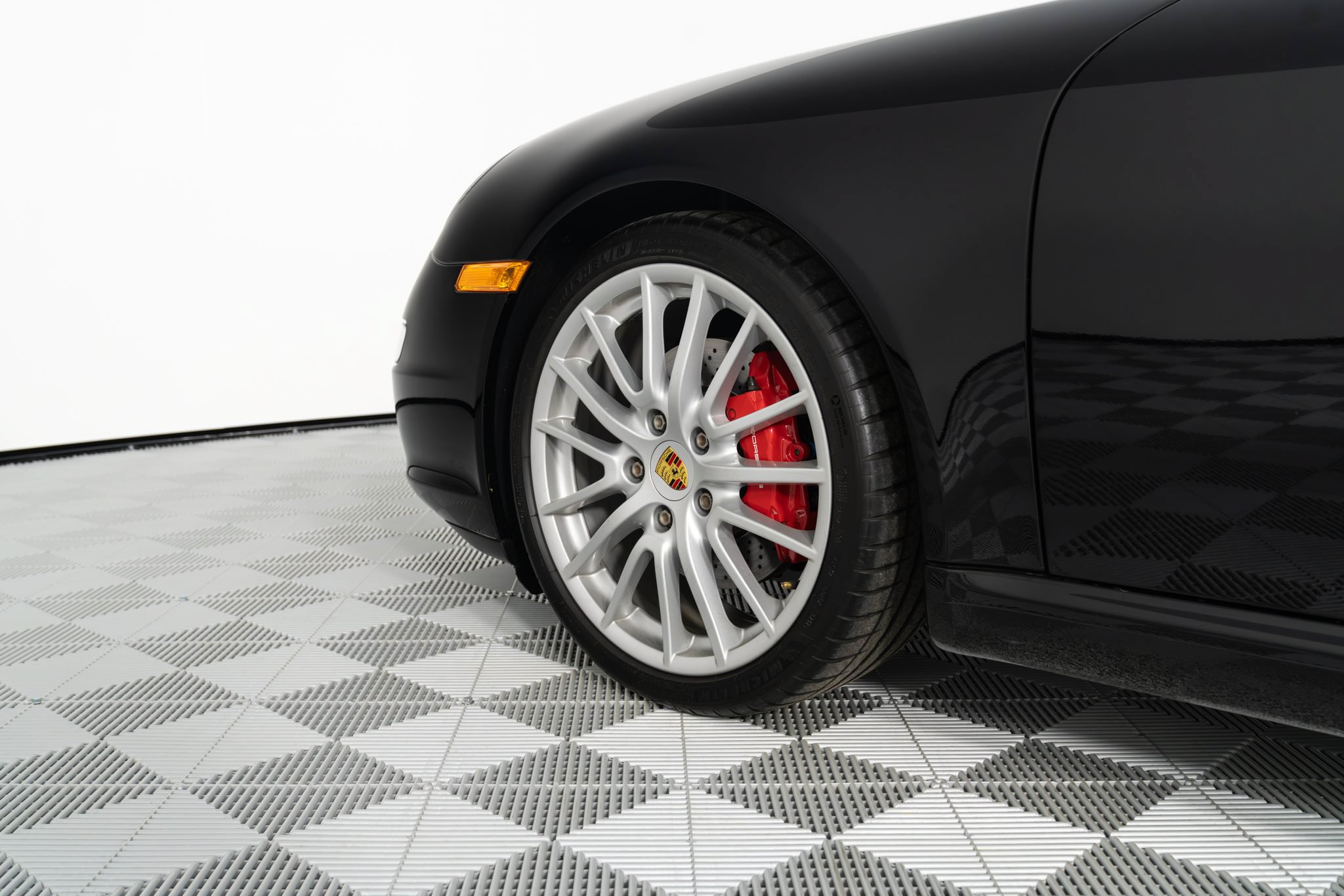 Used 2005 Porsche 911 Carrera S RWD image 17