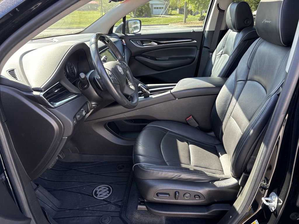 Used 2021 Buick Enclave Avenir w/ Avenir Technology Package image 23