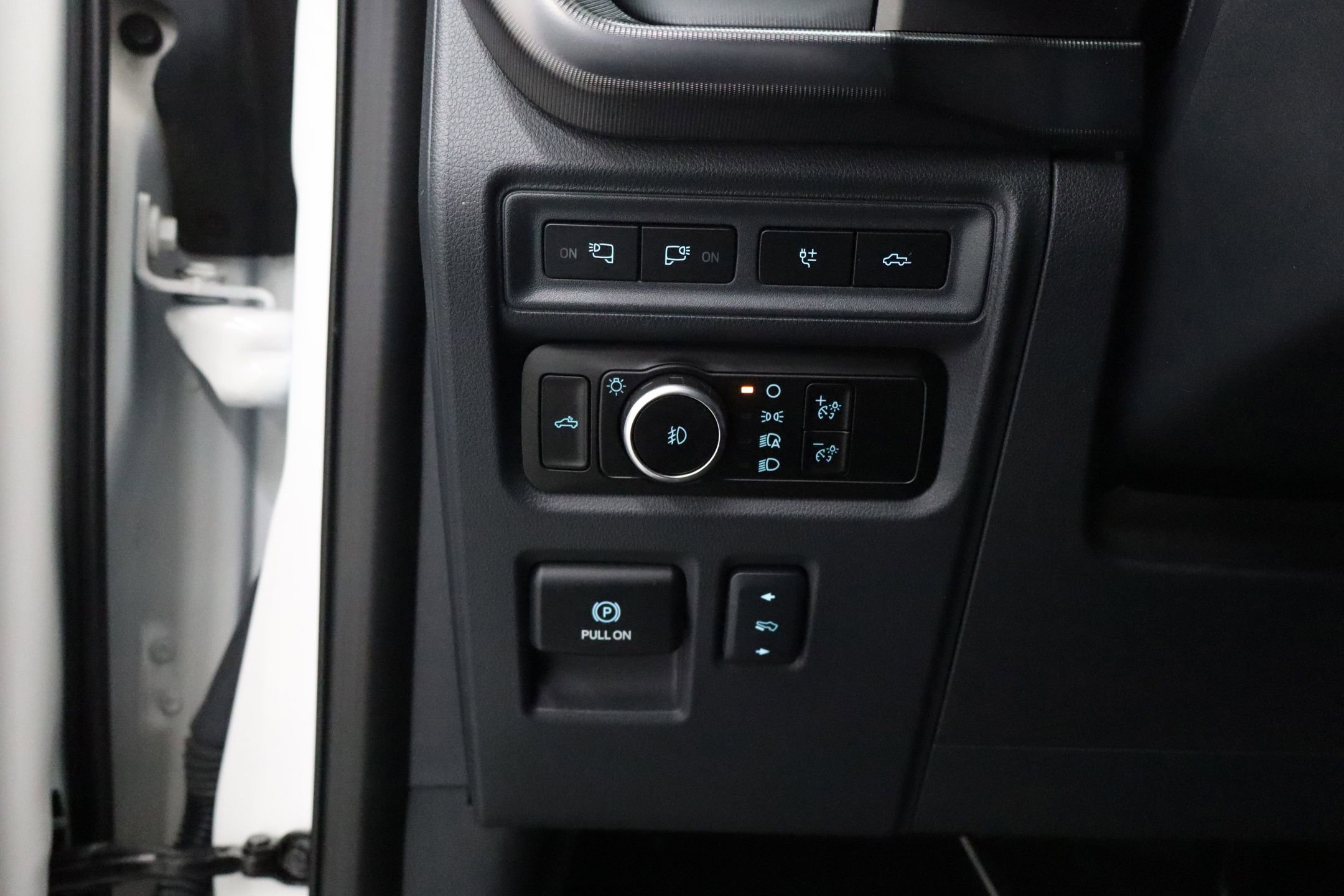 Certified 2024 Ford F150 Platinum image 13