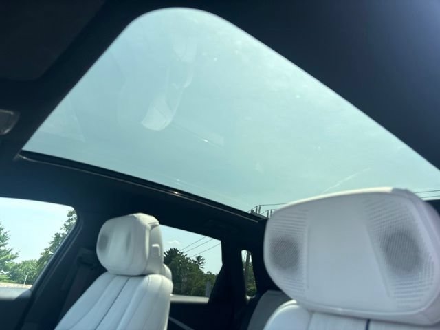 Used 2024 Cadillac Lyriq Luxury w/ LPO, Floor Liner Package AWD/4WD image 6