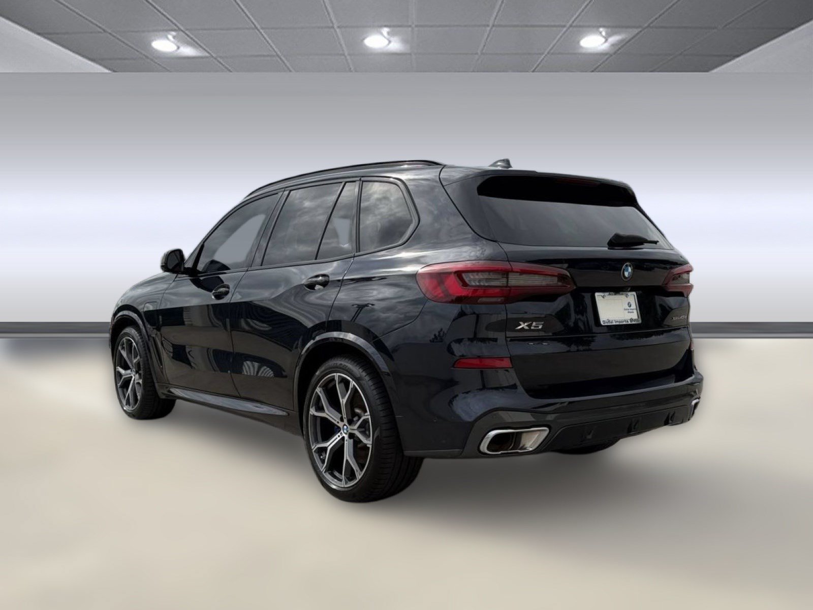 Used 2021 BMW X5 xDrive45e AWD/4WD image 3