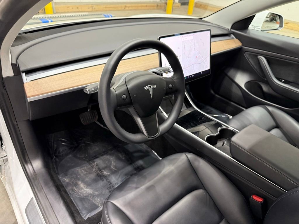 Used 2020 Tesla Model 3 Standard Range Plus image 17