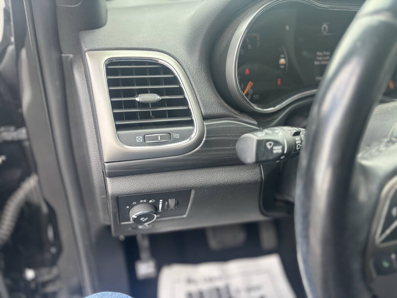 Used 2021 Jeep Grand Cherokee Laredo RWD image 16
