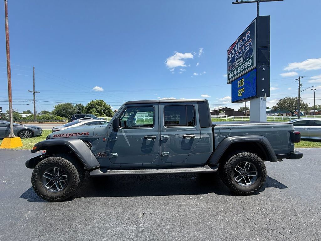 Used 2024 Jeep Gladiator Mojave w/ Convenience Group AWD/4WD image 7
