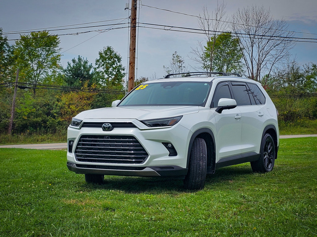 Used 2025 Toyota Grand Highlander AWD image 8