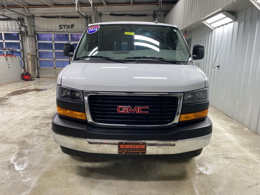 Used 2024 GMC Savana 2500 w/ Driver Convenience Package image 4