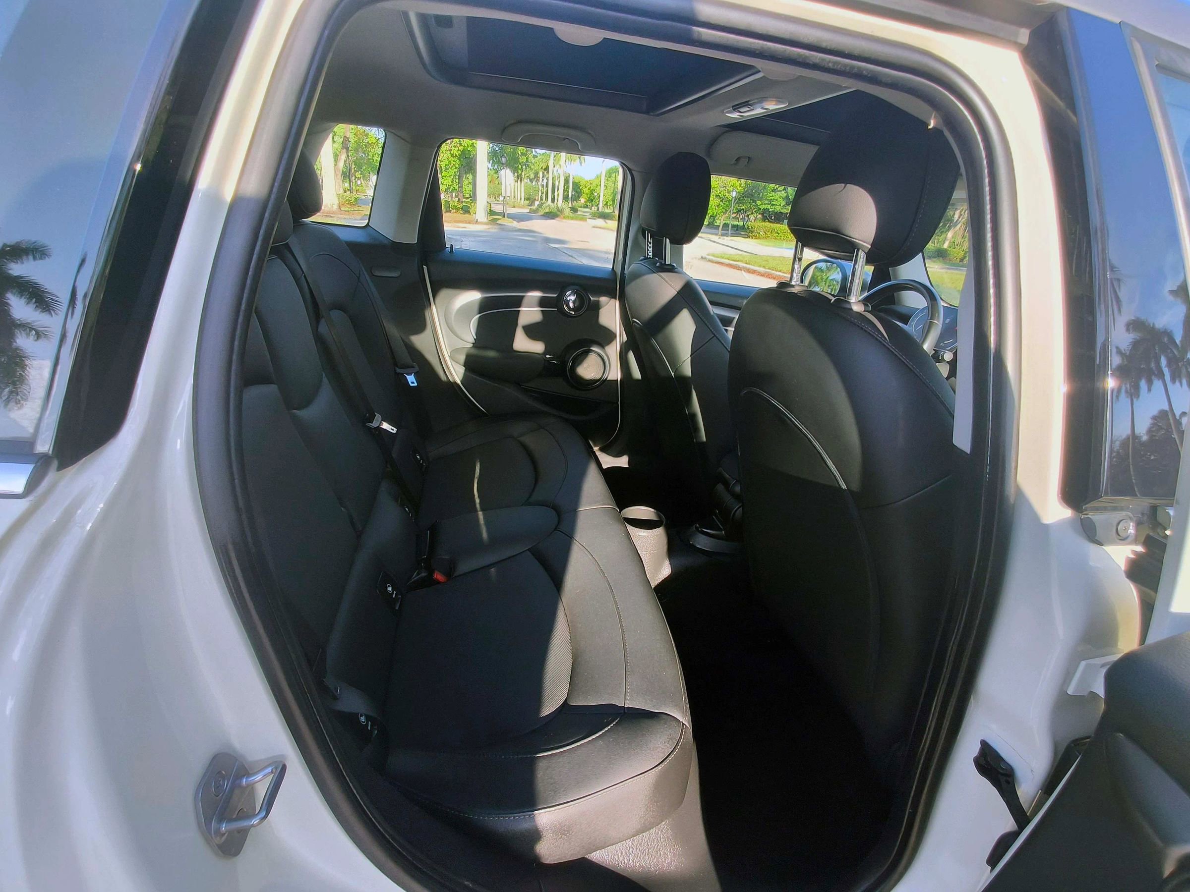 Used 2023 MINI Cooper 4-Door Hardtop FWD image 35