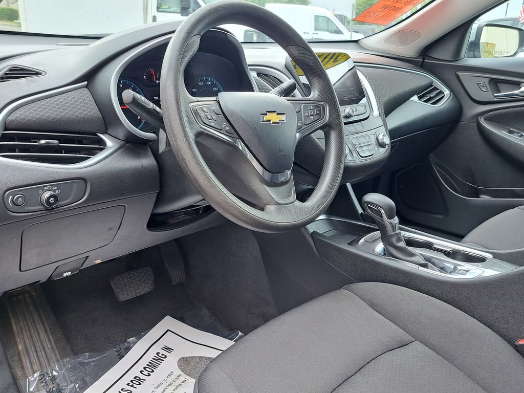 Used 2023 Chevrolet Malibu LT FWD image 9