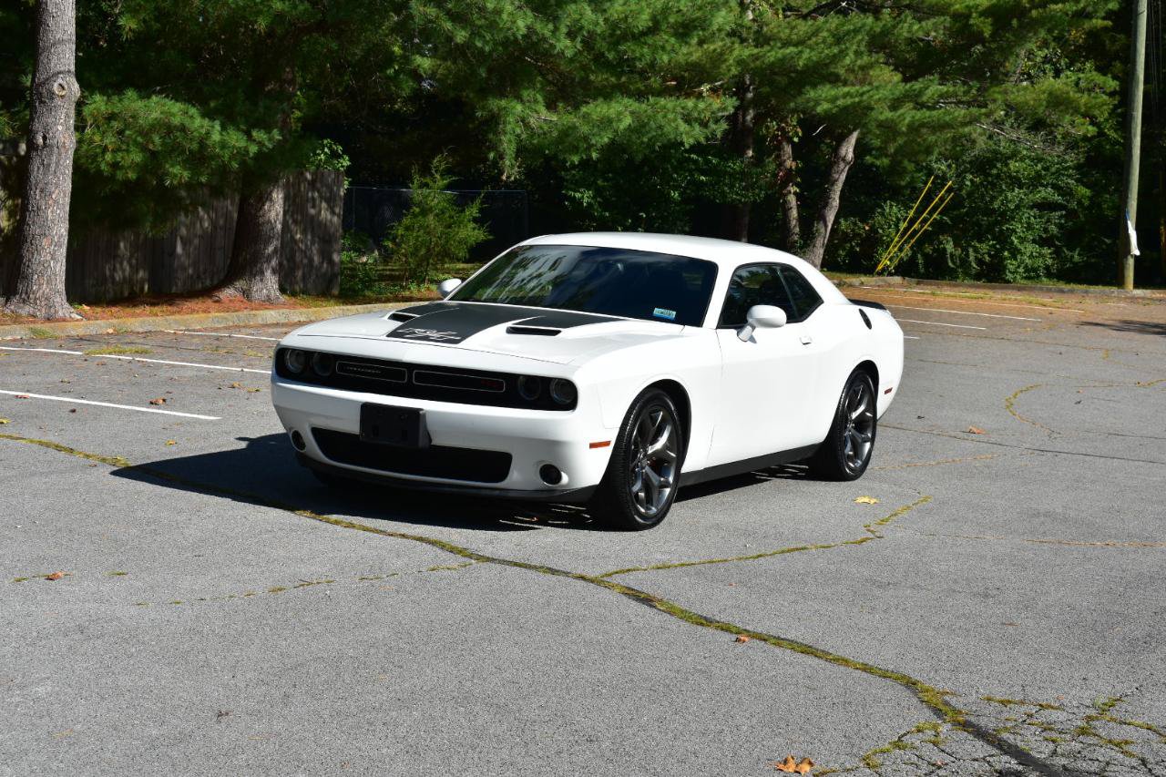 Used 2015 Dodge Challenger R/T w/ Quick Order Package 28B R/T RWD image 2