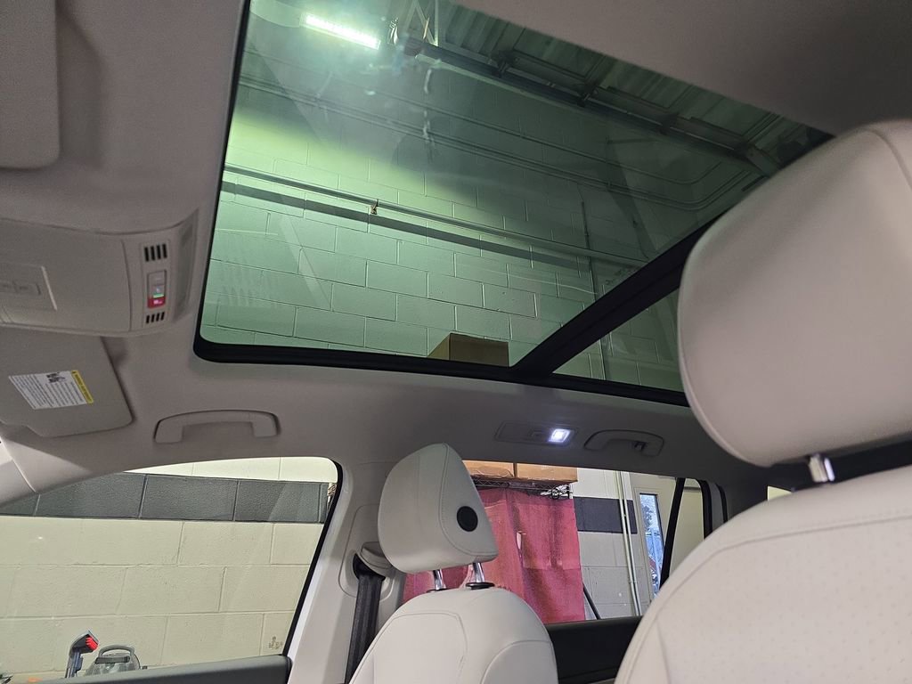 Used 2020 Volkswagen Tiguan SEL image 30