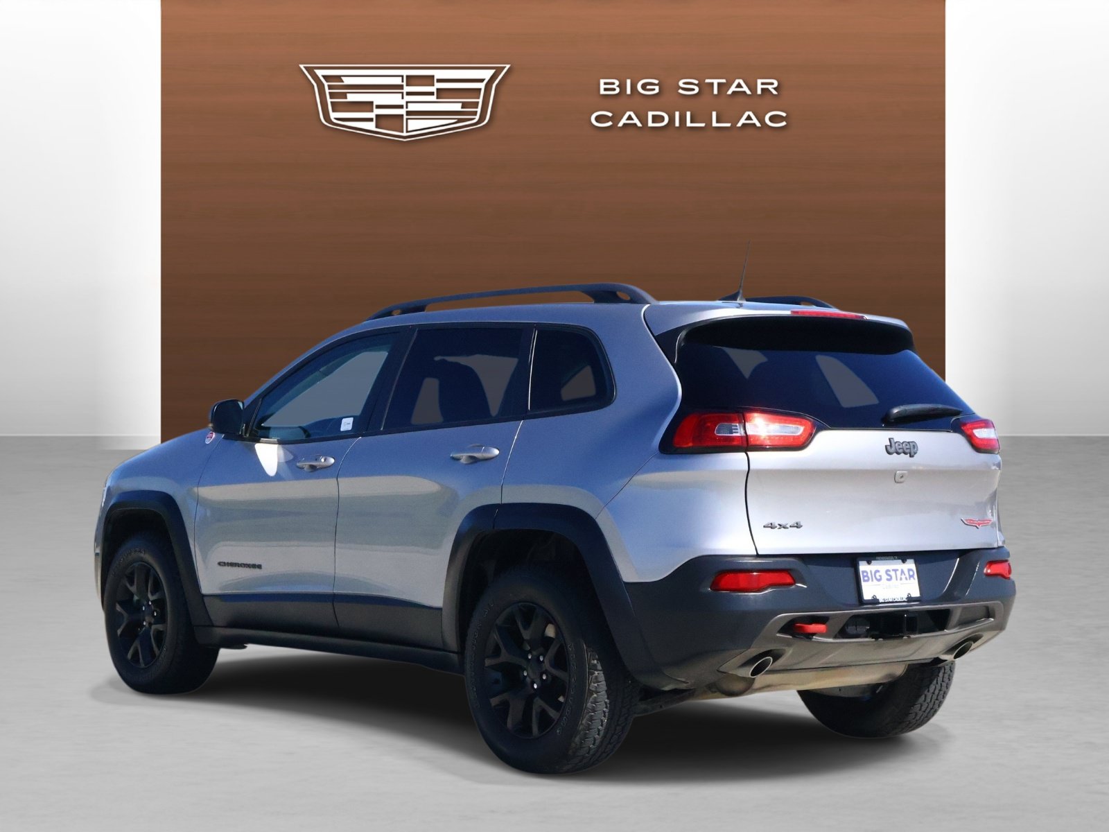 Used 2017 Jeep Cherokee Trailhawk AWD/4WD image 3