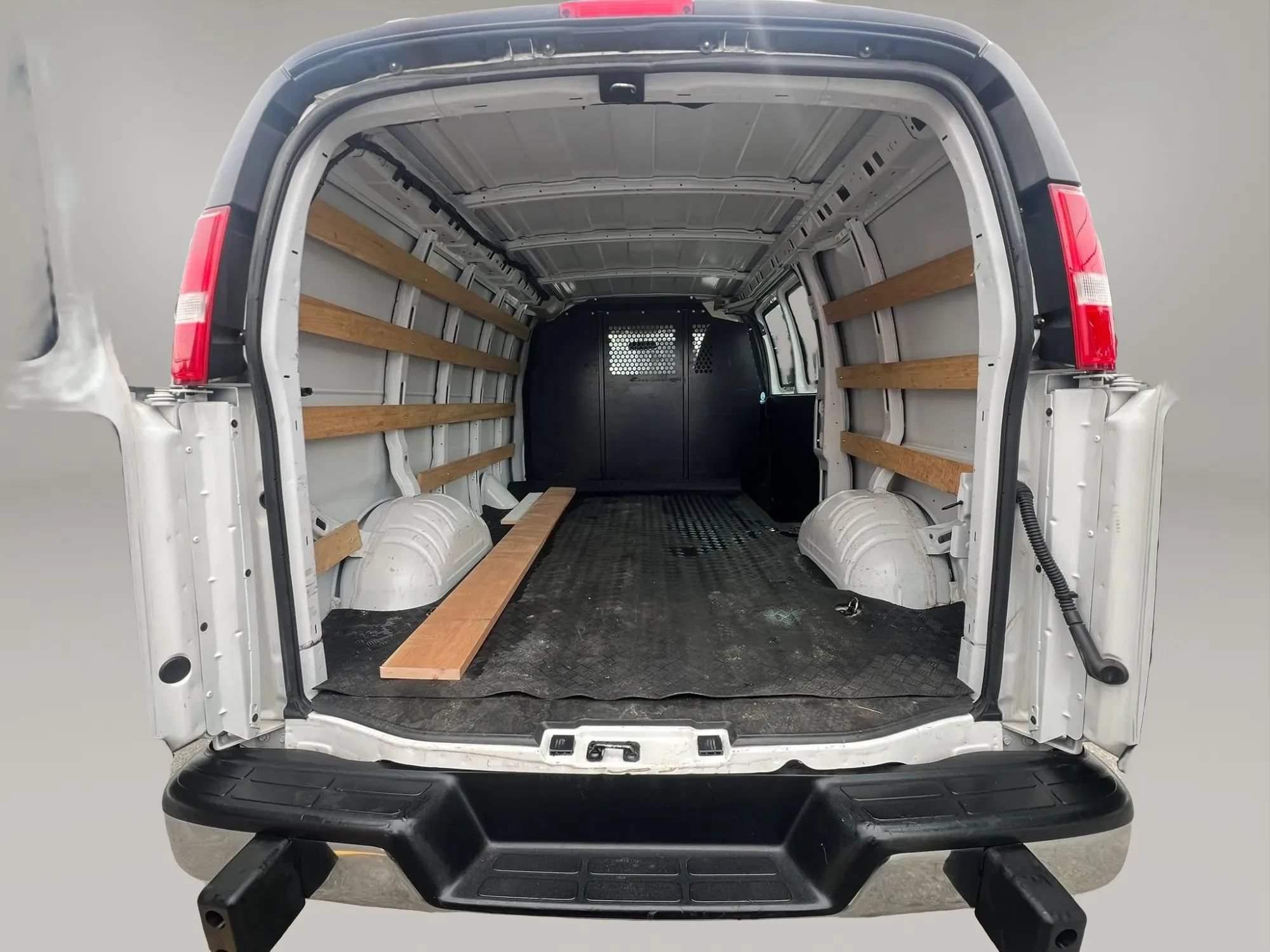 Used 2021 Chevrolet Express 2500 w/ Driver Convenience Package RWD image 9
