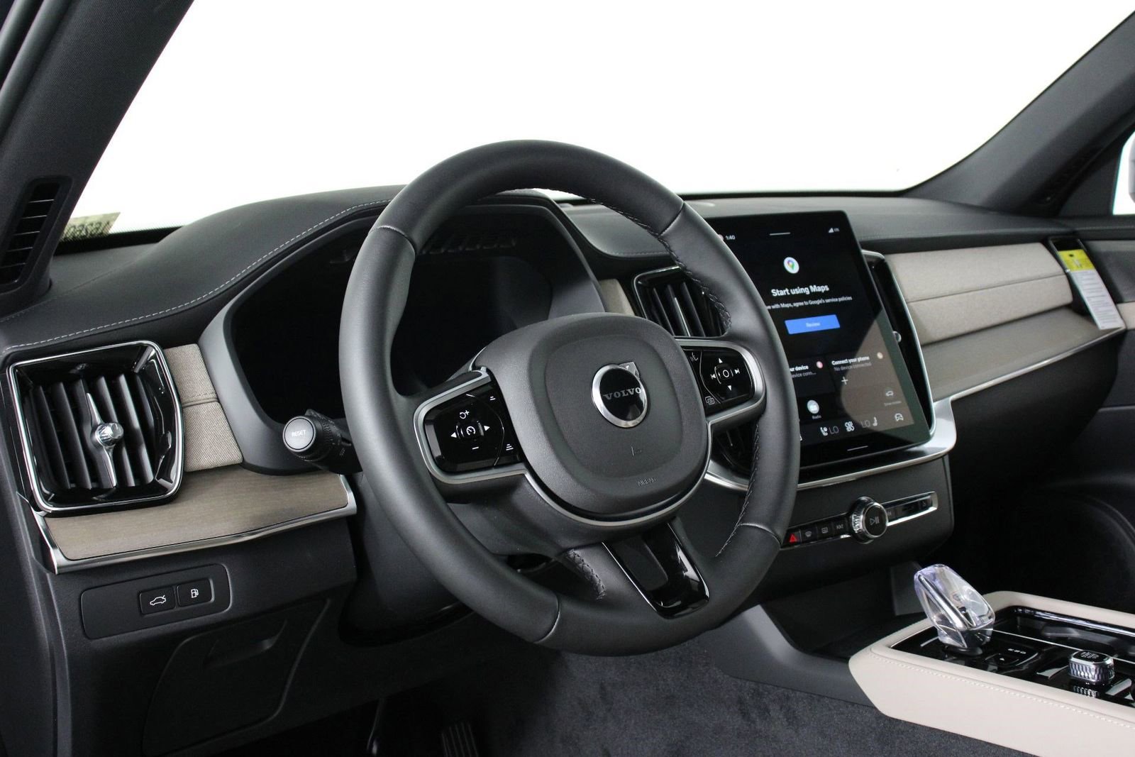 New 2026 Volvo XC90 T8 Plus image 8