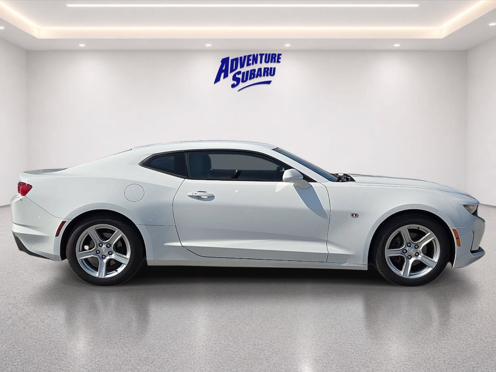Used 2023 Chevrolet Camaro LT RWD image 7
