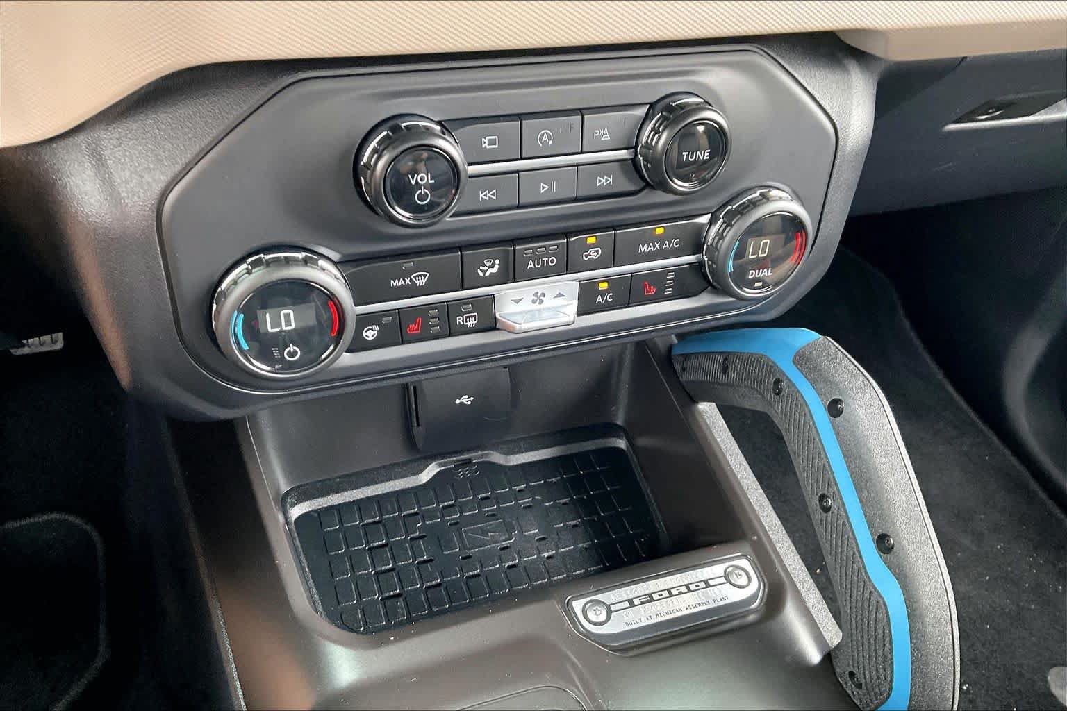 Used 2024 Ford Bronco Wildtrak AWD/4WD image 30