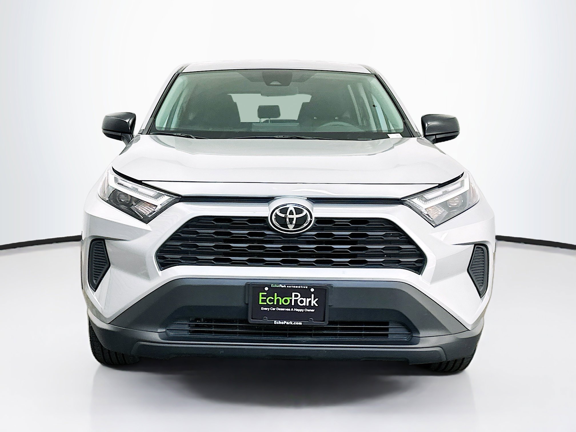 Used 2024 Toyota RAV4 LE image 2