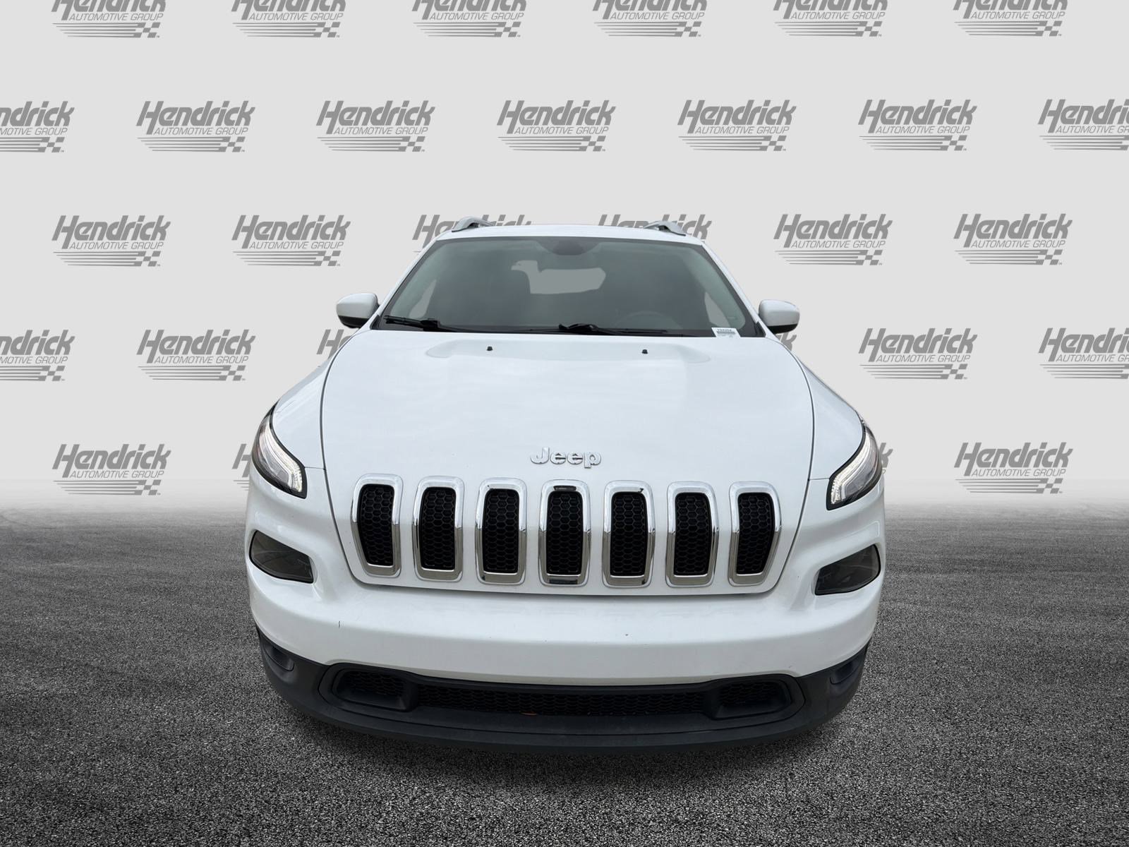 Used 2018 Jeep Cherokee Latitude Plus image 3